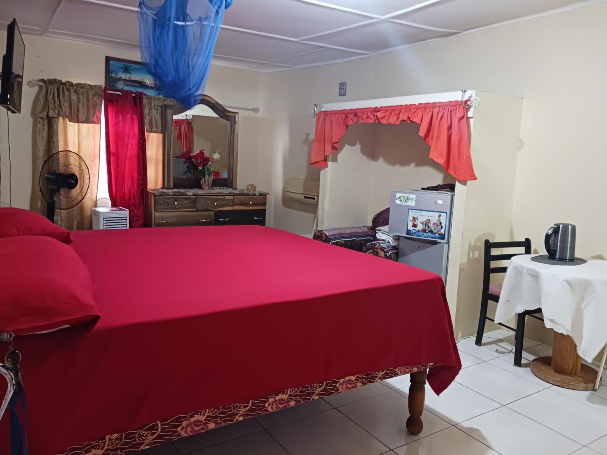 Tina'S Guest House Ocho Rios Luaran gambar