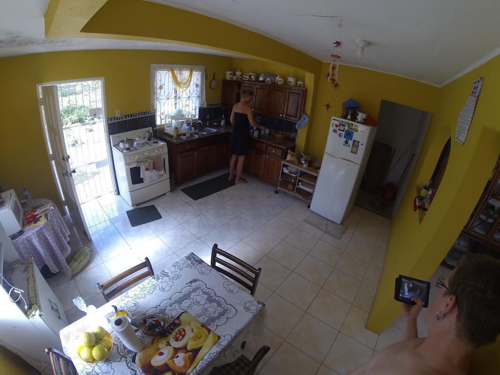 Tina'S Guest House Ocho Rios Luaran gambar