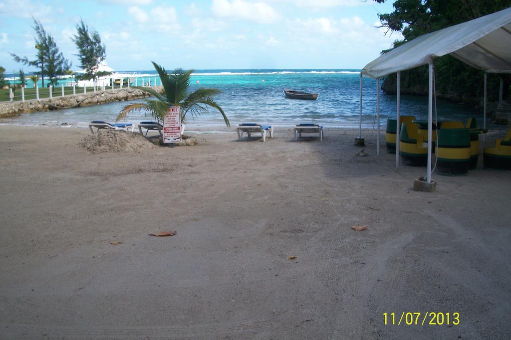 Tina'S Guest House Ocho Rios Luaran gambar