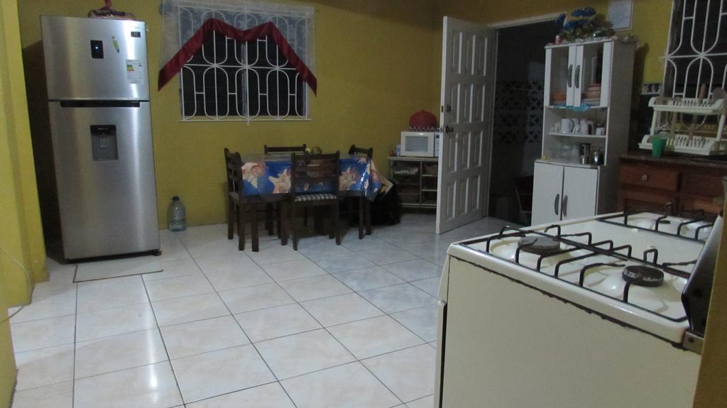 Tina'S Guest House Ocho Rios Luaran gambar